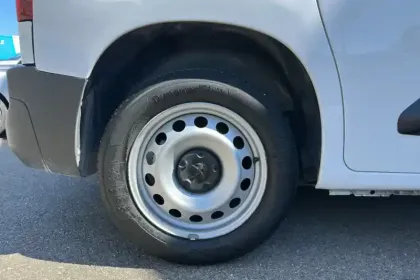 Photo 11 Peugeot Partner  FOURGON STANDARD 650 KG BLUEHDI 130 S&S EAT8