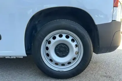 Photo 12 Peugeot Partner  FOURGON STANDARD 650 KG BLUEHDI 130 S&S EAT8