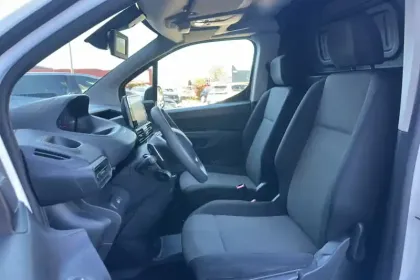 Photo 8 Peugeot Partner  FOURGON STANDARD 650 KG BLUEHDI 130 S&S EAT8