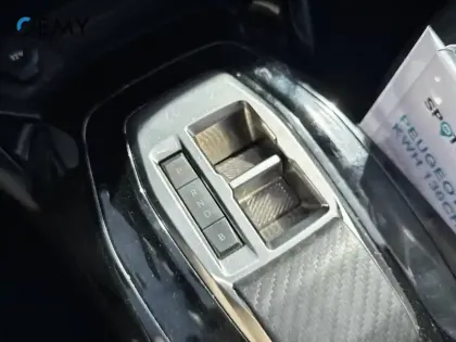 Photo 16 Peugeot 208  Electrique 50 kWh 136ch