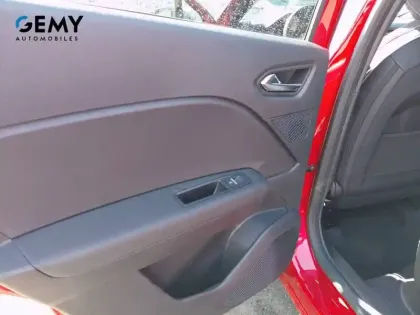 Photo 16 Renault Captur  E-Tech full hybrid 145 ch