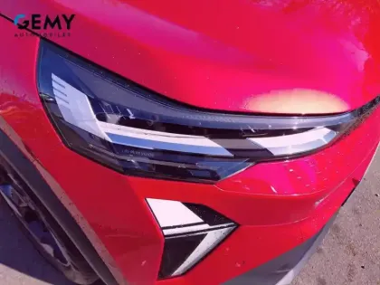 Photo 13 Renault Captur  E-Tech full hybrid 145 ch