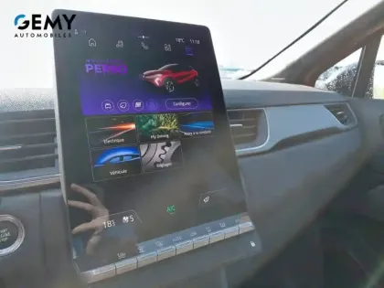 Photo 31 Renault Captur  E-Tech full hybrid 145 ch