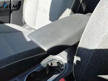 Photo 37 Renault Captur  E-Tech full hybrid 145 ch