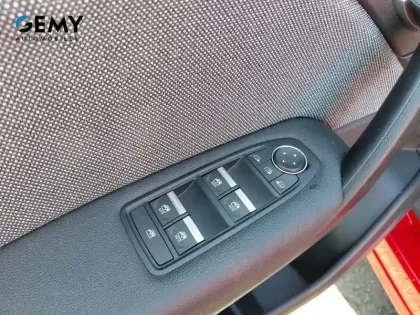 Photo 17 Renault Captur  E-Tech full hybrid 145 ch