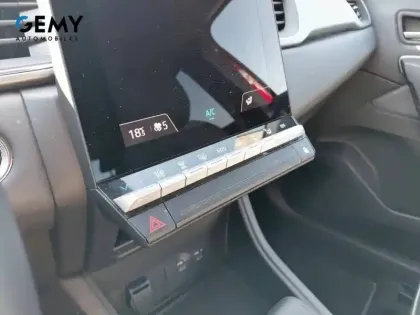 Photo 33 Renault Captur  E-Tech full hybrid 145 ch