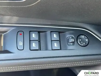 Photo 23 Peugeot 3008  Hybrid 136 e-DCS6