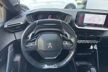 Photo 17 Peugeot 208  PureTech 130 S&S EAT8