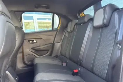 Photo 14 Peugeot 208  PureTech 130 S&S EAT8