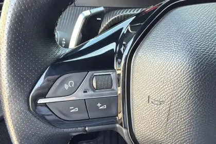 Photo 29 Peugeot 208  PureTech 130 S&S EAT8