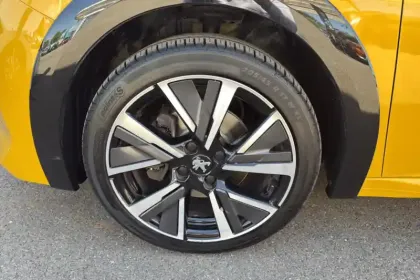 Photo 8 Peugeot 208  PureTech 130 S&S EAT8