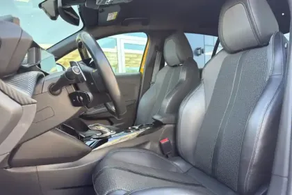 Photo 13 Peugeot 208  PureTech 130 S&S EAT8