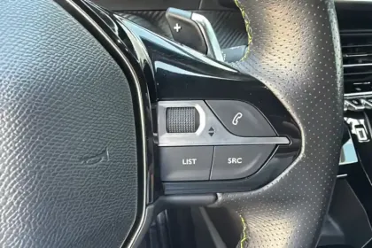 Photo 30 Peugeot 208  PureTech 130 S&S EAT8