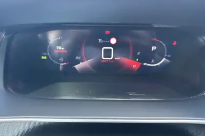 Photo 18 Peugeot 208  PureTech 130 S&S EAT8