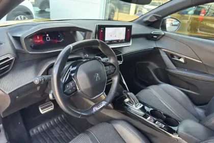 Photo 15 Peugeot 208  PureTech 130 S&S EAT8