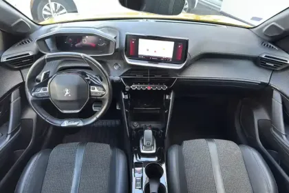 Photo 16 Peugeot 208  PureTech 130 S&S EAT8