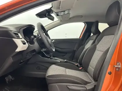Photo 17 Renault Clio  E-Tech hybride 145