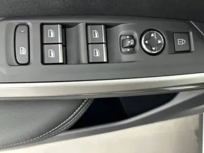 Photo 18 Peugeot 3008  Hybrid 145 e-DCS6
