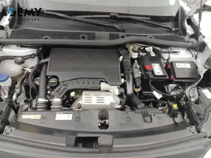 Photo 11 Peugeot 2008  PureTech 130 S&S EAT8