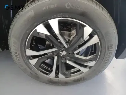 Photo 10 Peugeot 2008  PureTech 130 S&S EAT8