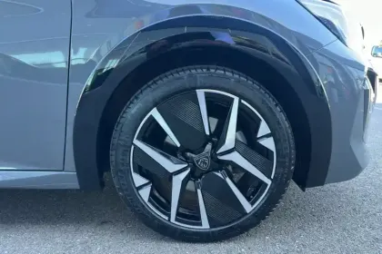 Photo 13 Peugeot 208  100 S&S BVM6