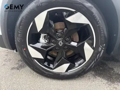 Photo 11 Renault Captur  E-Tech full hybrid 145 ch