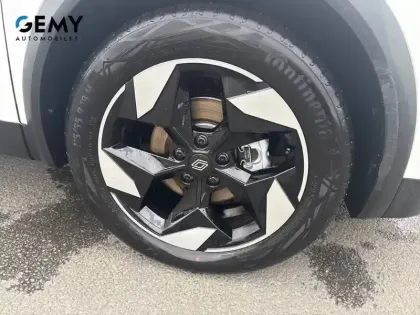 Photo 12 Renault Captur  E-Tech full hybrid 145 ch