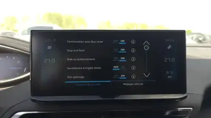 Photo 18 Peugeot 3008  PureTech 130ch S&S EAT8