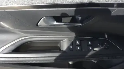 Photo 17 Peugeot 3008  PureTech 130ch S&S EAT8