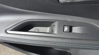 Photo 16 Peugeot 3008  PureTech 130ch S&S EAT8