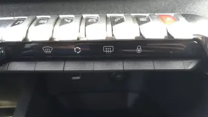 Photo 38 Peugeot 3008  PureTech 130ch S&S EAT8