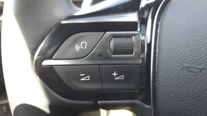 Photo 32 Peugeot 3008  PureTech 130ch S&S EAT8