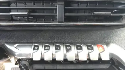 Photo 24 Peugeot 3008  PureTech 130ch S&S EAT8