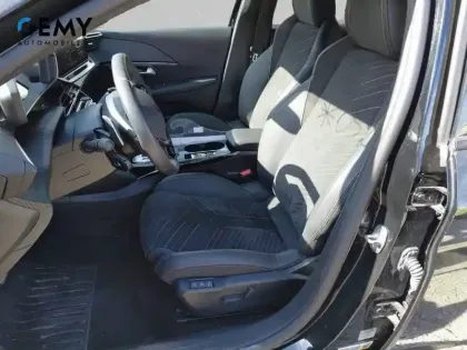 Photo 8 Peugeot 208  Hybrid 136 e-DCS6