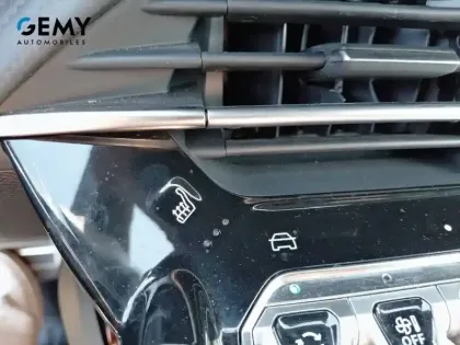 Photo 12 Peugeot 208  Hybrid 136 e-DCS6