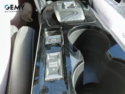 Photo 16 Peugeot 208  Hybrid 136 e-DCS6