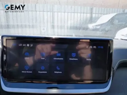 Photo 14 Peugeot 208  Hybrid 136 e-DCS6