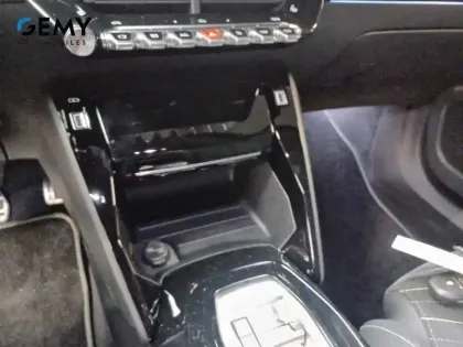 Photo 15 Peugeot 2008  Hybrid 145 e-DCS6