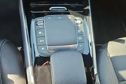 Photo 31 Mercedes GLA  250 e 8G-DCT