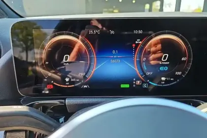 Photo 18 Mercedes GLA  250 e 8G-DCT