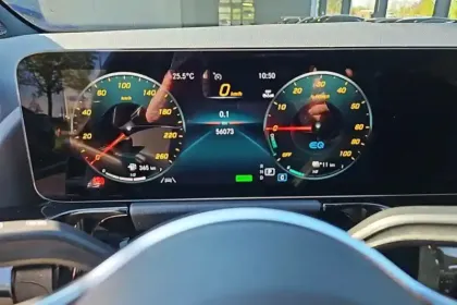 Photo 17 Mercedes GLA  250 e 8G-DCT