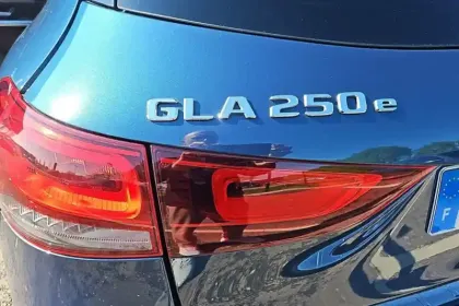 Photo 37 Mercedes GLA  250 e 8G-DCT