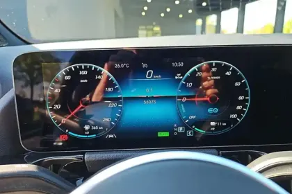 Photo 16 Mercedes GLA  250 e 8G-DCT