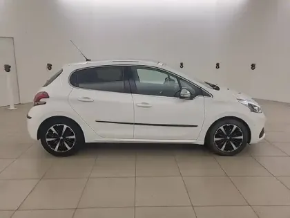 Photo 32 Peugeot 208  PureTech 110ch S&S EAT6