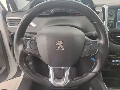 Photo 8 Peugeot 208  PureTech 110ch S&S EAT6