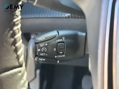 Photo 11 Peugeot 208  PureTech 100 S&S BVM6