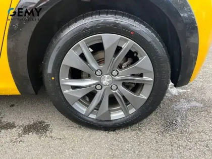 Photo 10 Peugeot 208  Electrique 50 kWh 136ch