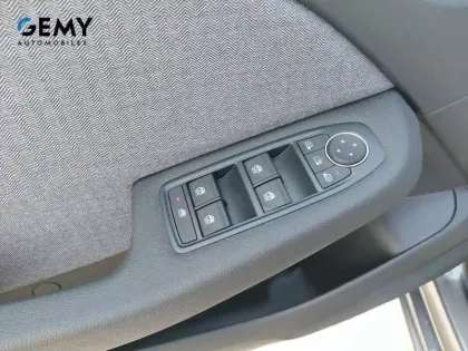 Photo 11 Renault Clio  E-Tech full hybrid 145