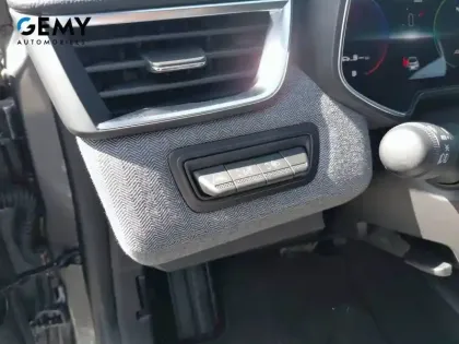 Photo 12 Renault Clio  E-Tech full hybrid 145