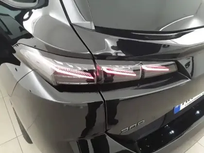 Photo 16 Peugeot 308  SW Hybrid 145 e-DCS6